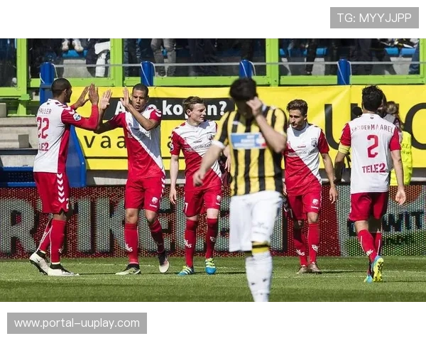 纽卡斯尔联3-0埃因霍温，维萨传射建功，球队出线形势改善